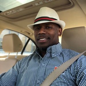 Meet your Posher, Derrick